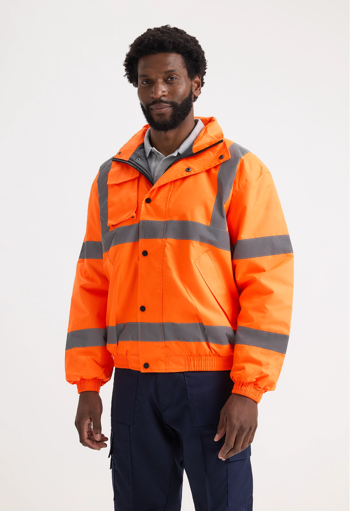 Radsow by Uneek UC804 high visibility bomberjack oranje gedragen door model