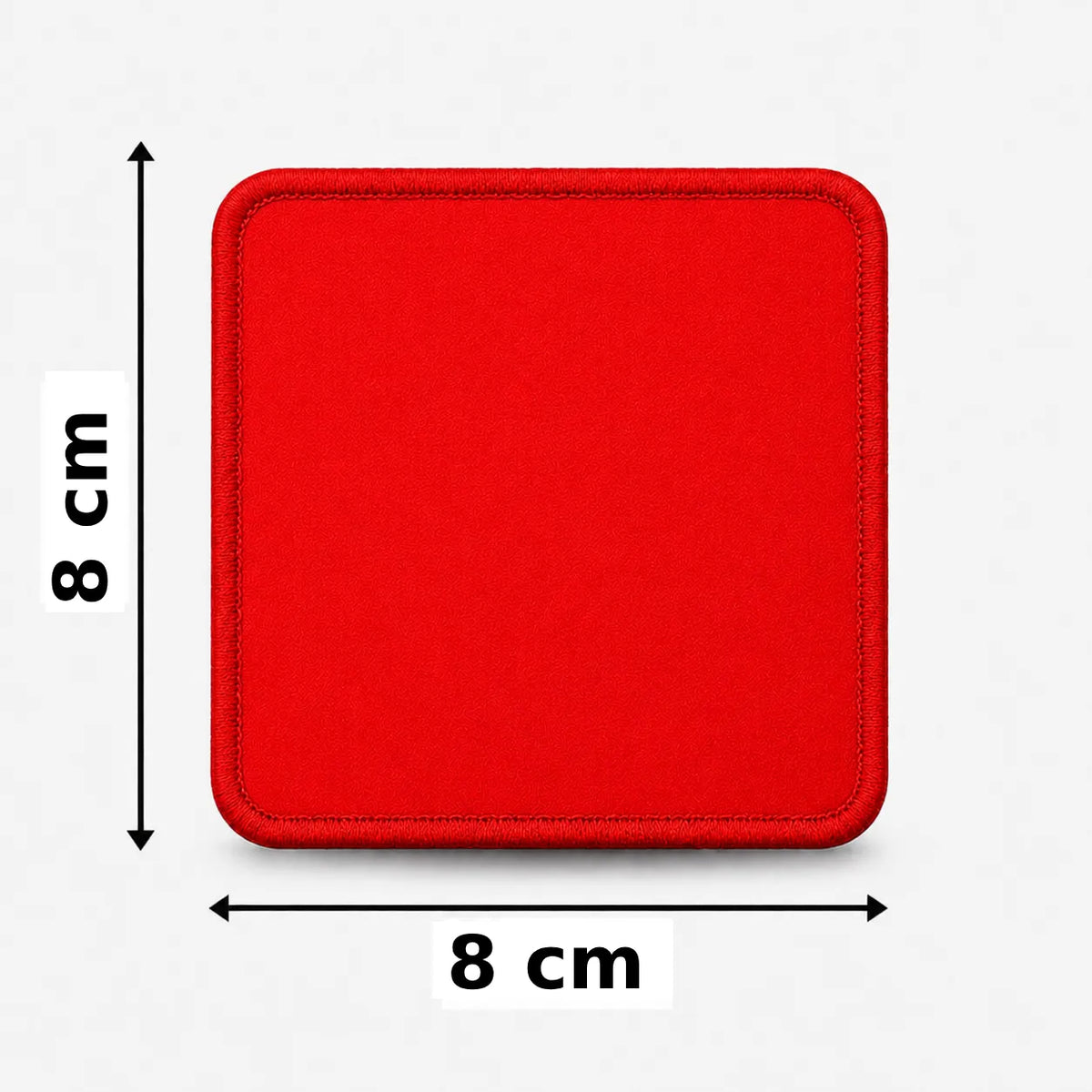 Vierkant geborduurd embleem 8×8 cm in rood
